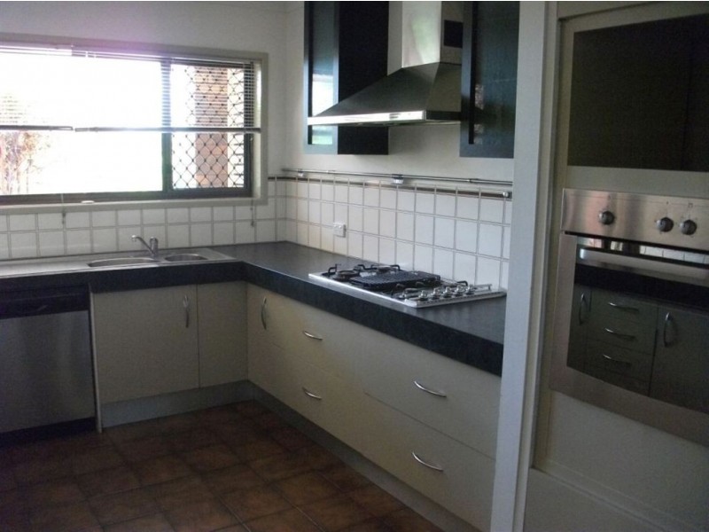 28 Penong Street, Westlake QLD 4074