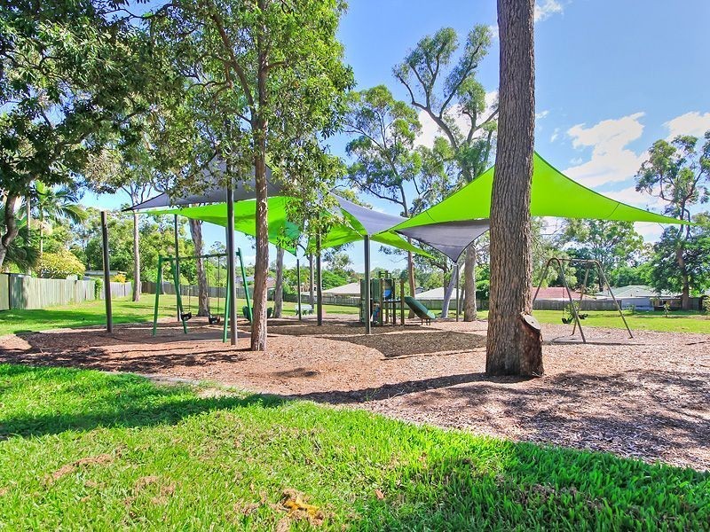 3 Pack Street, Jamboree Heights QLD 4074