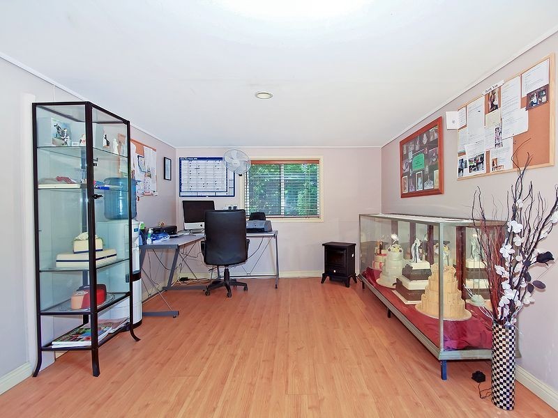 3 Pack Street, Jamboree Heights QLD 4074