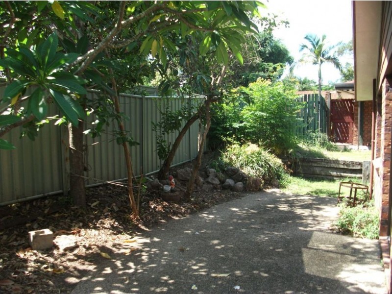 2 Mulla Close, Riverhills QLD 4074