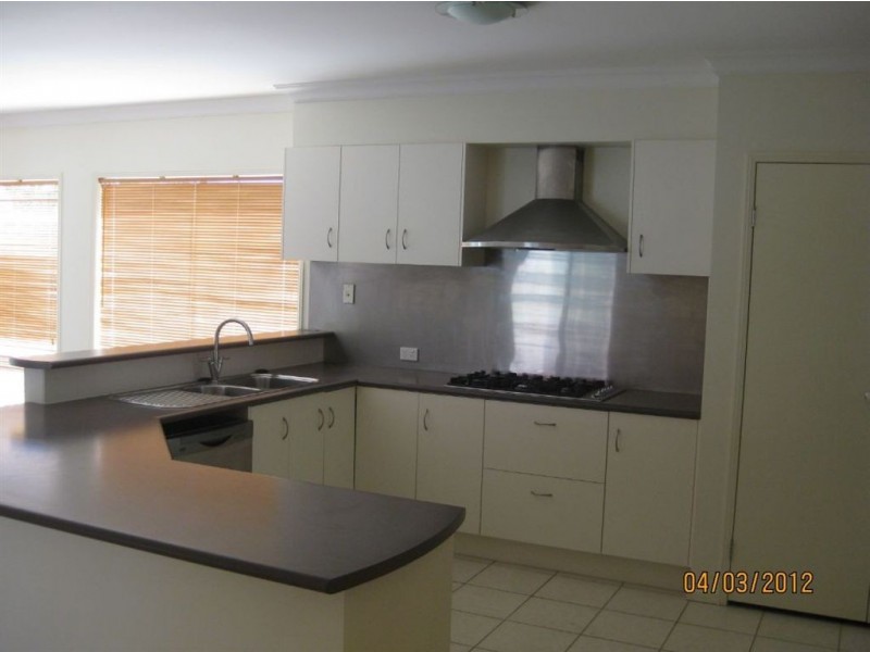 17 Hindmarsh Place, Westlake QLD 4074