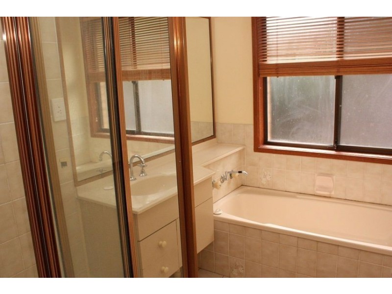 12 Rani close, Mount Ommaney QLD 4074