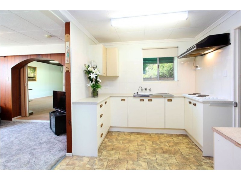 27 Dandenong Road, Jamboree Heights QLD 4074