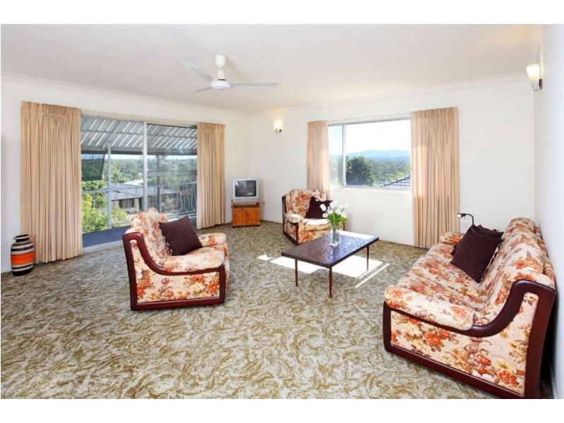 27 Dandenong Road, Jamboree Heights QLD 4074