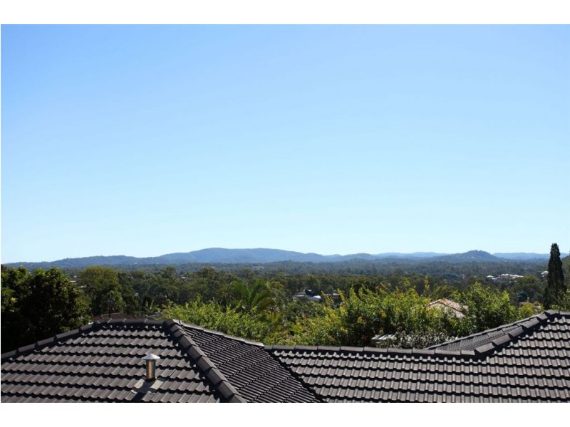 27 Dandenong Road, Jamboree Heights QLD 4074