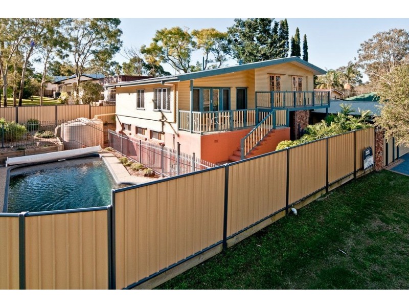 17 Valance Street, Oxley QLD 4075