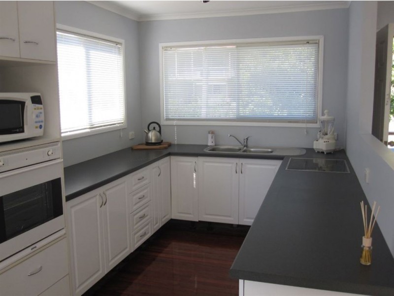 5 Pack Street, Jamboree Heights QLD 4074