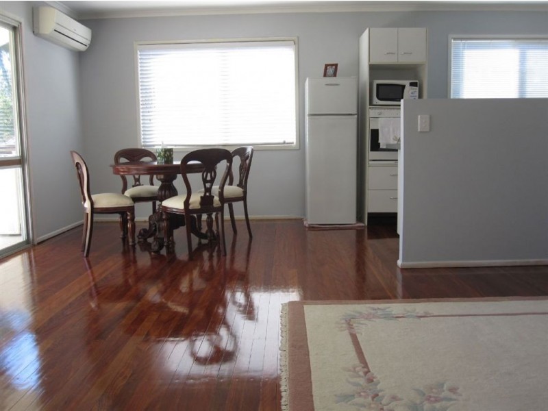 5 Pack Street, Jamboree Heights QLD 4074