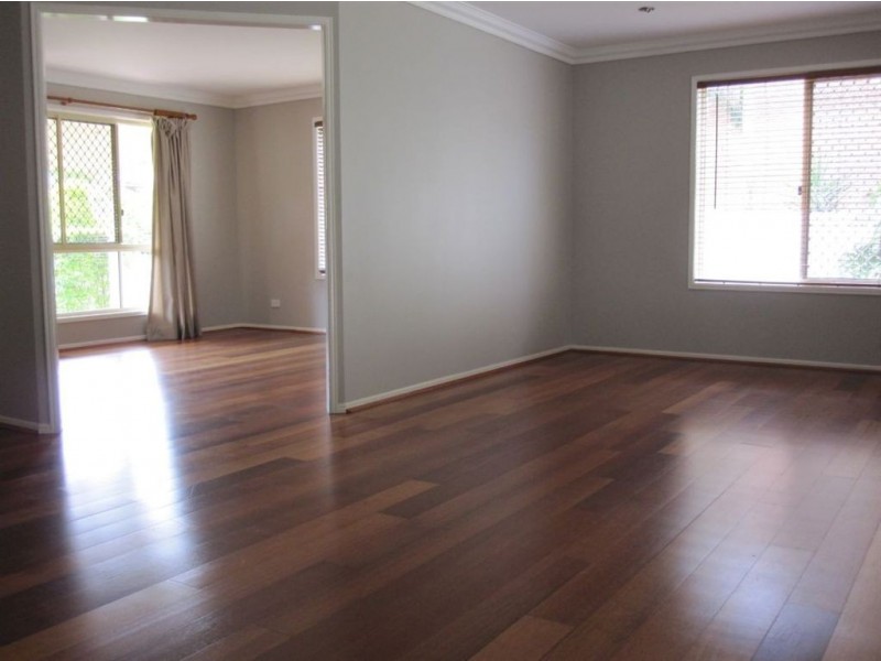 8 Karumba Place, Riverhills QLD 4074