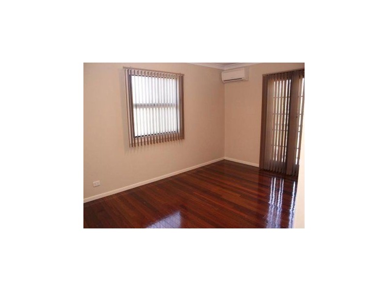 17 Valance Street, Oxley QLD 4075