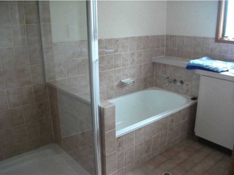 4 Tebera Street, Westlake QLD 4074