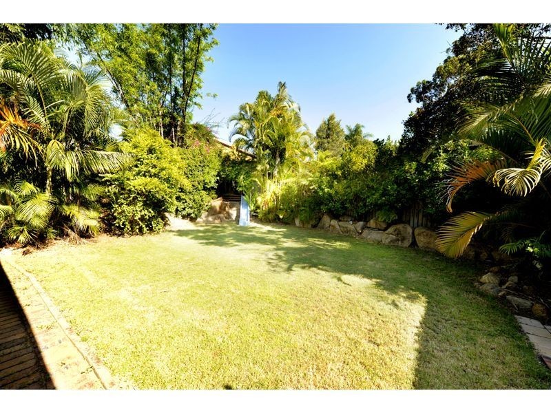 6 Mulla Close, Riverhills QLD 4074