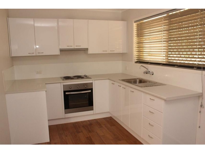 8 Lant Street, Chapel Hill QLD 4069