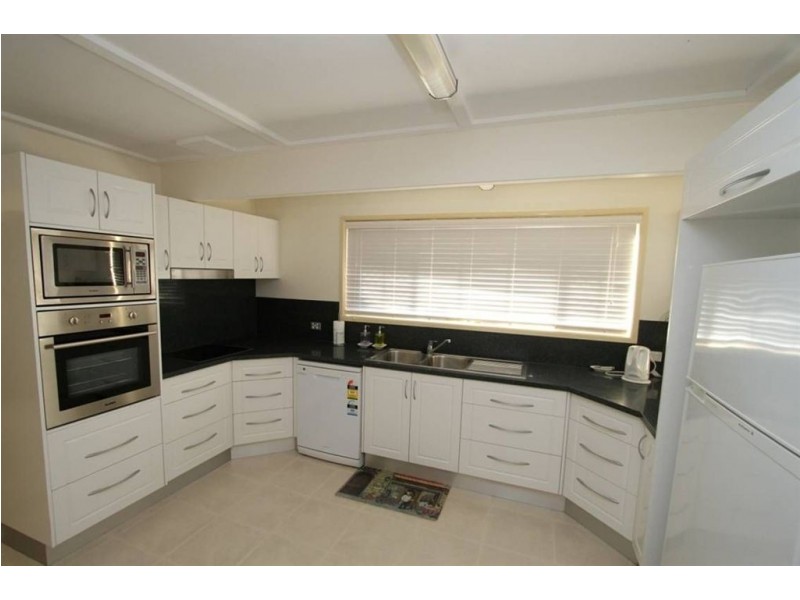 24 Maribor Street, Westlake QLD 4074