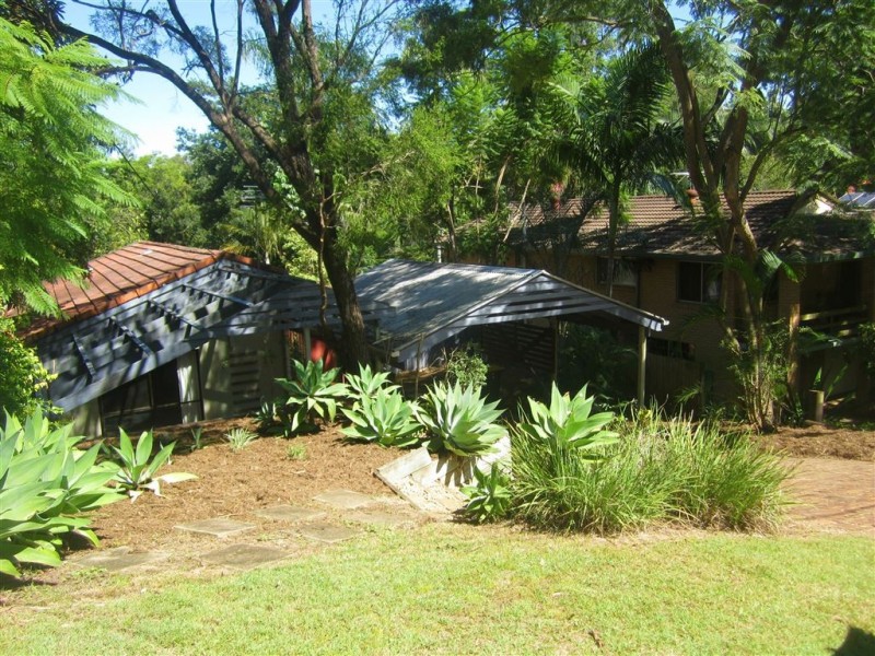 20 Halimah Street, Chapel Hill QLD 4069