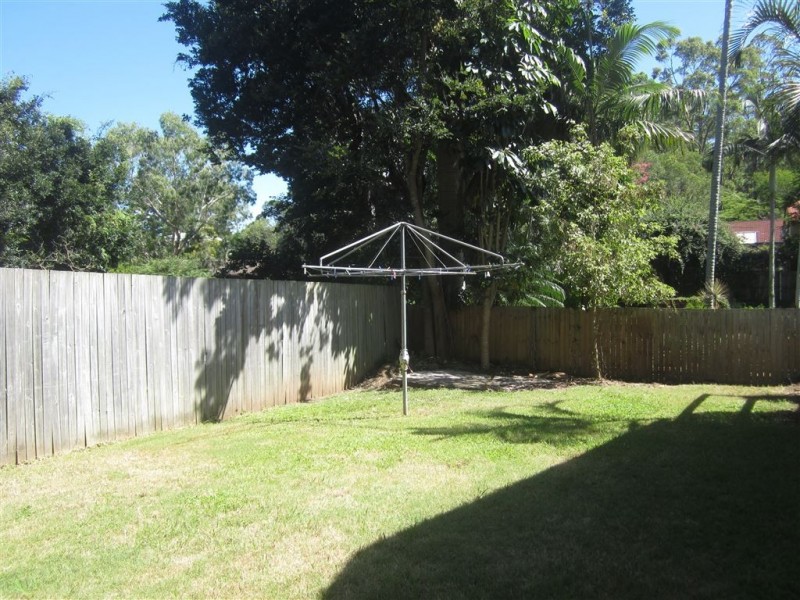 20 Halimah Street, Chapel Hill QLD 4069