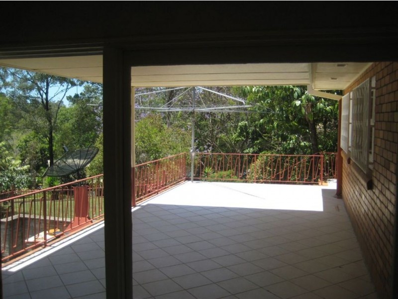 5 Bina Street, Chapel Hill QLD 4069