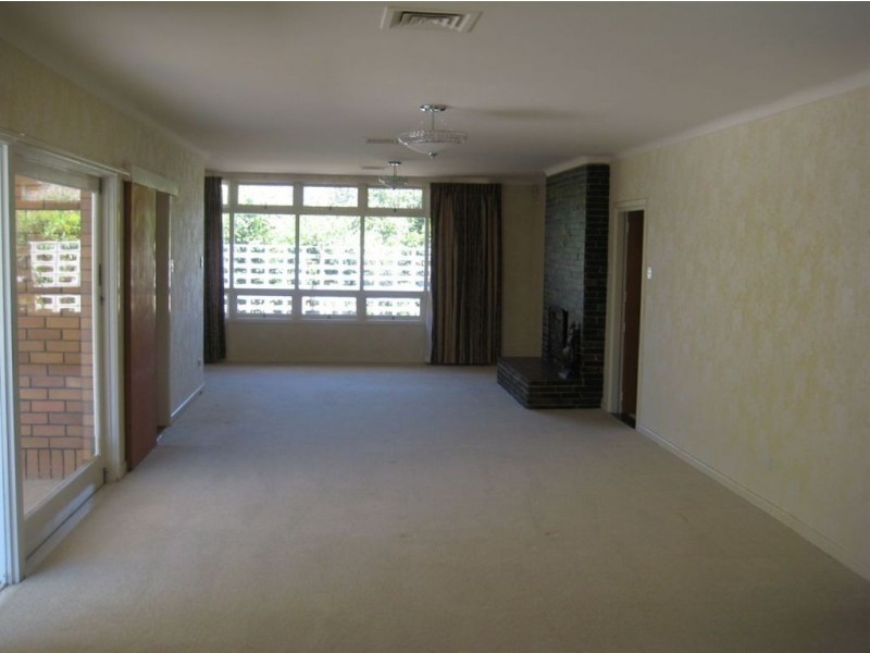 5 Bina Street, Chapel Hill QLD 4069