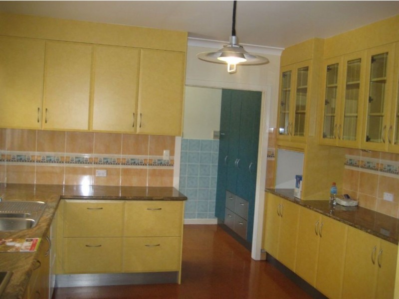 5 Bina Street, Chapel Hill QLD 4069