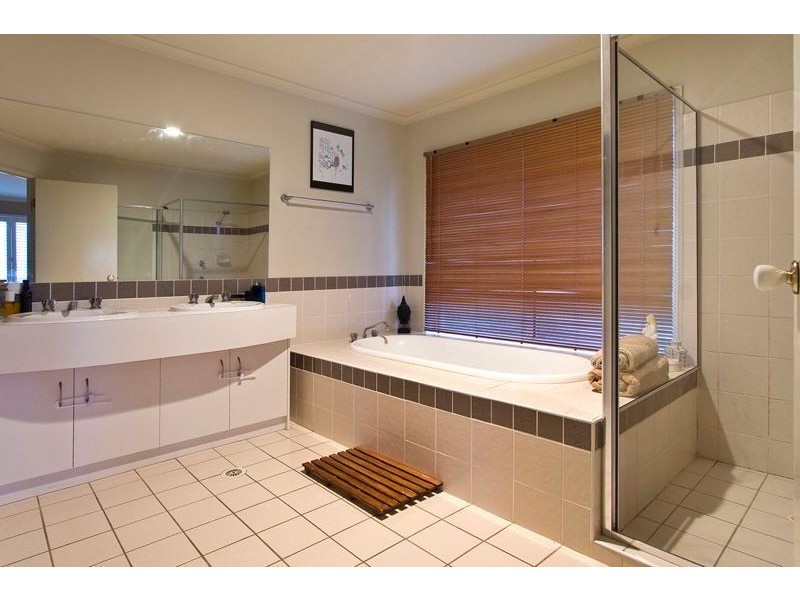 49 Crestwood Place, Moggill QLD 4070