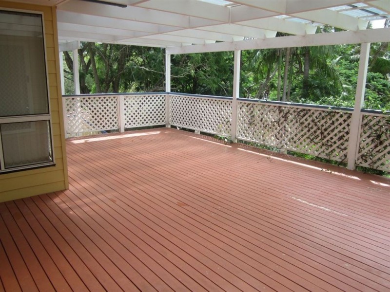 5 Castlewood Close, Kenmore Hills QLD 4069