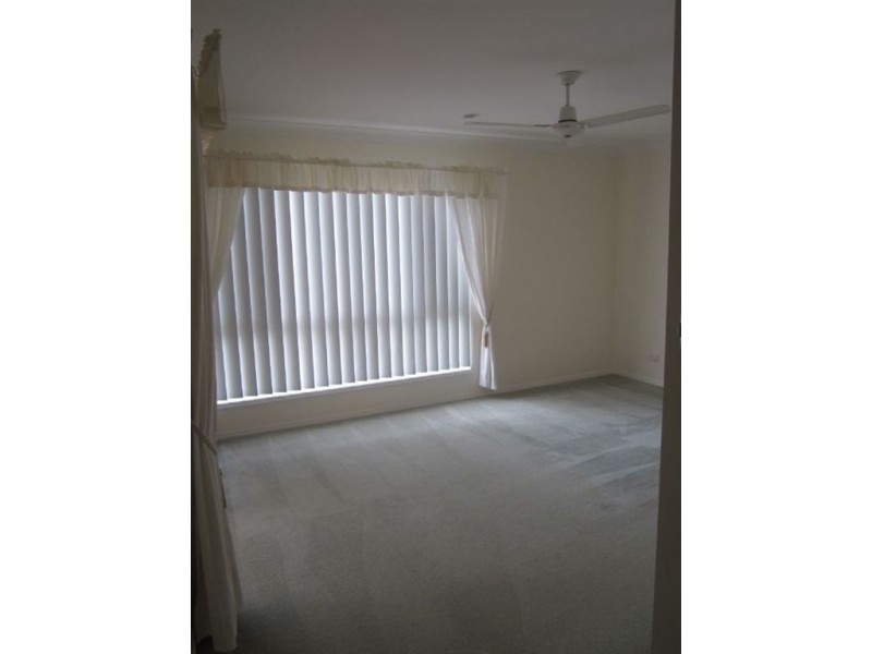 5 Castlewood Close, Kenmore Hills QLD 4069