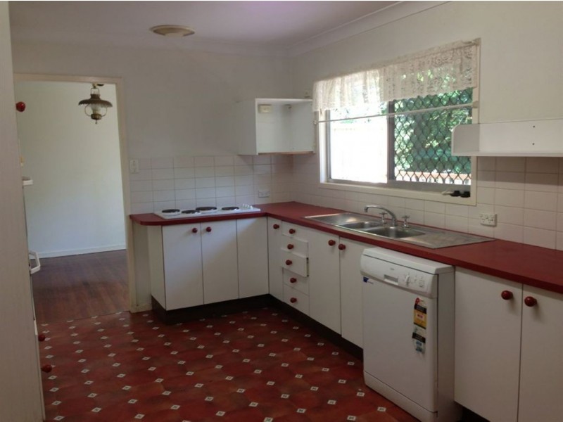 35 Marshall Lane, Kenmore QLD 4069