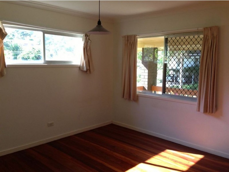 35 Marshall Lane, Kenmore QLD 4069