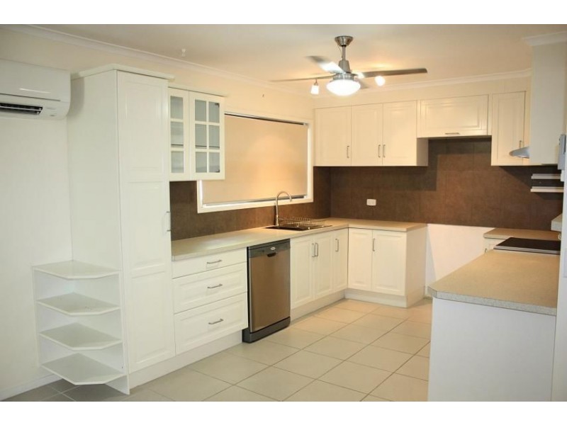 64 Hazelton Crescent, Riverhills QLD 4074