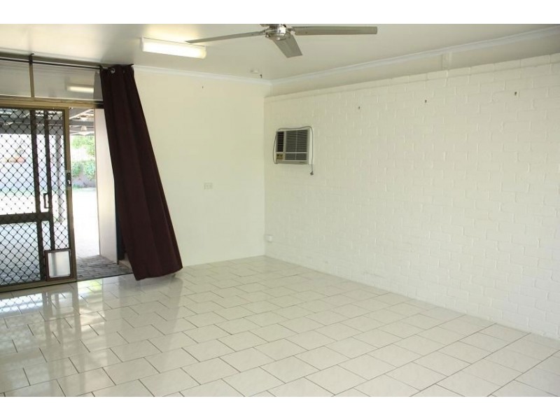 64 Hazelton Crescent, Riverhills QLD 4074