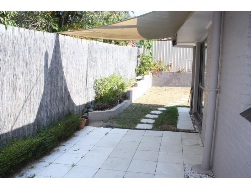 64 Hazelton Crescent, Riverhills QLD 4074