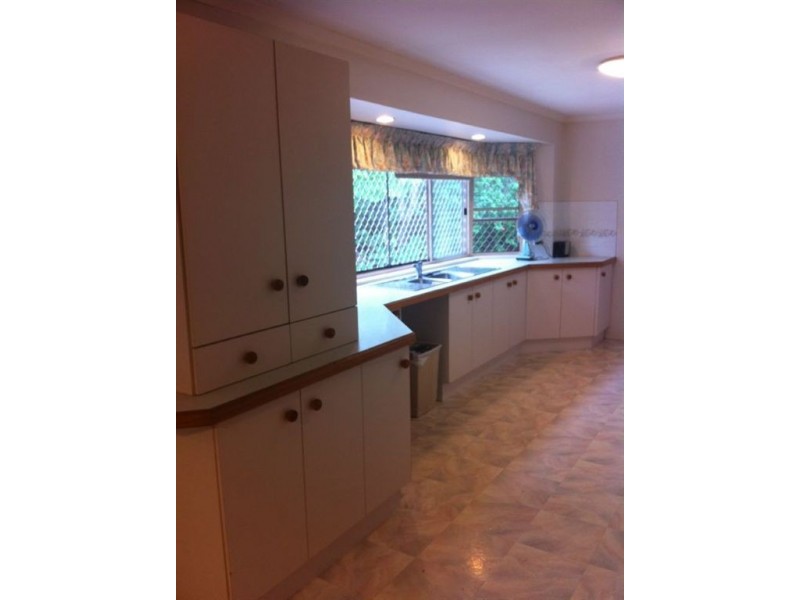 6 Radcliffe Street, Sinnamon Park QLD 4073