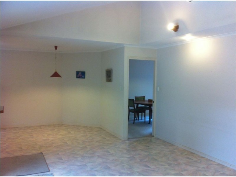 6 Radcliffe Street, Sinnamon Park QLD 4073