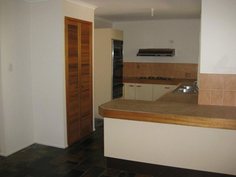 60 Diamantina Street, Chapel Hill QLD 4069