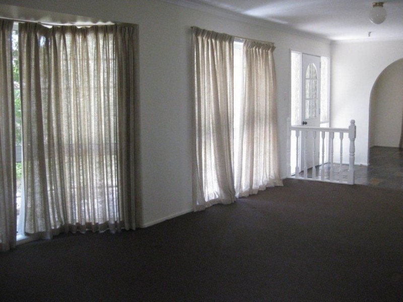 60 Diamantina Street, Chapel Hill QLD 4069