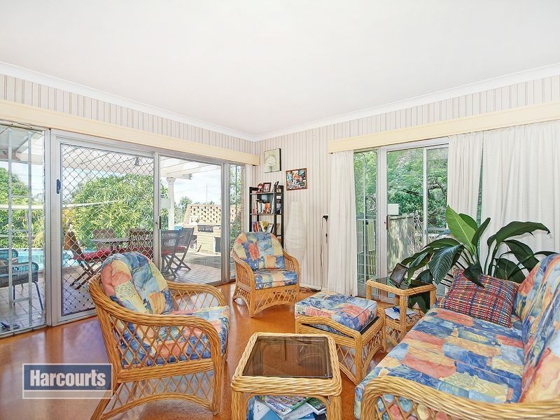 2 Bart Place, Chapel Hill QLD 4069