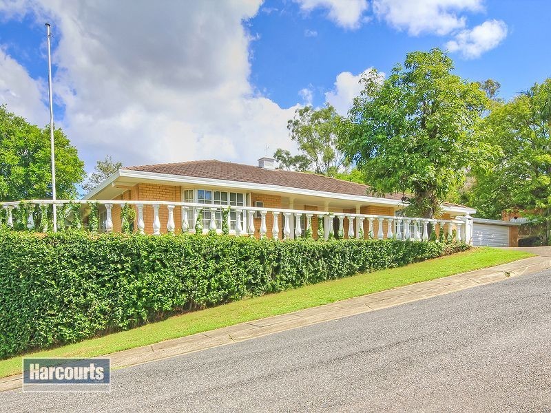 2 Bart Place, Chapel Hill QLD 4069