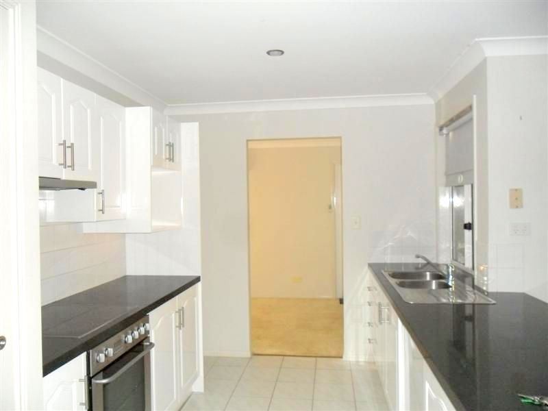 490 Westlake Drive, Riverhills QLD 4074