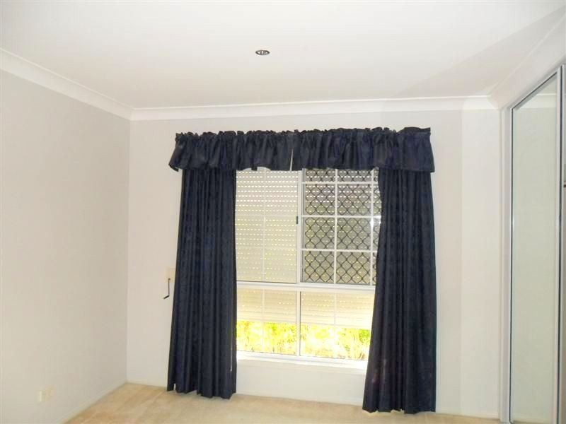 490 Westlake Drive, Riverhills QLD 4074