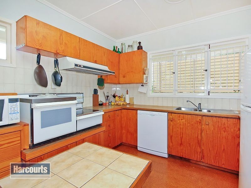 13 Gilruth Road, Kenmore QLD 4069