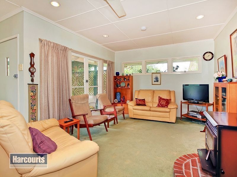 13 Gilruth Road, Kenmore QLD 4069