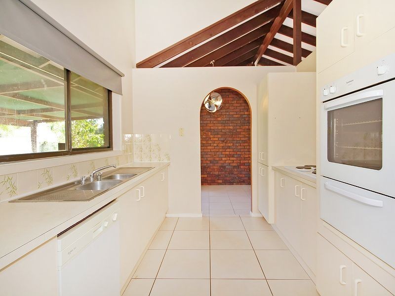 5 Trephina Close, Riverhills QLD 4074