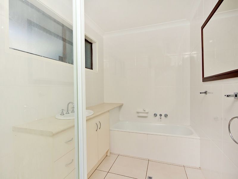 5 Trephina Close, Riverhills QLD 4074