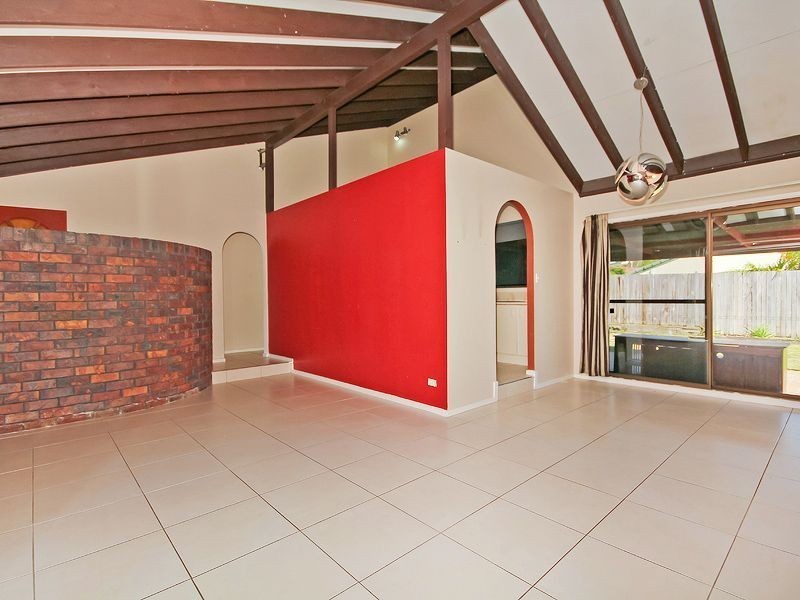 5 Trephina Close, Riverhills QLD 4074