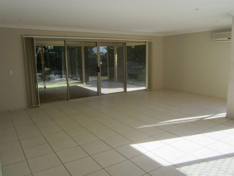 19 Tulipwood Place, Moggill QLD 4070