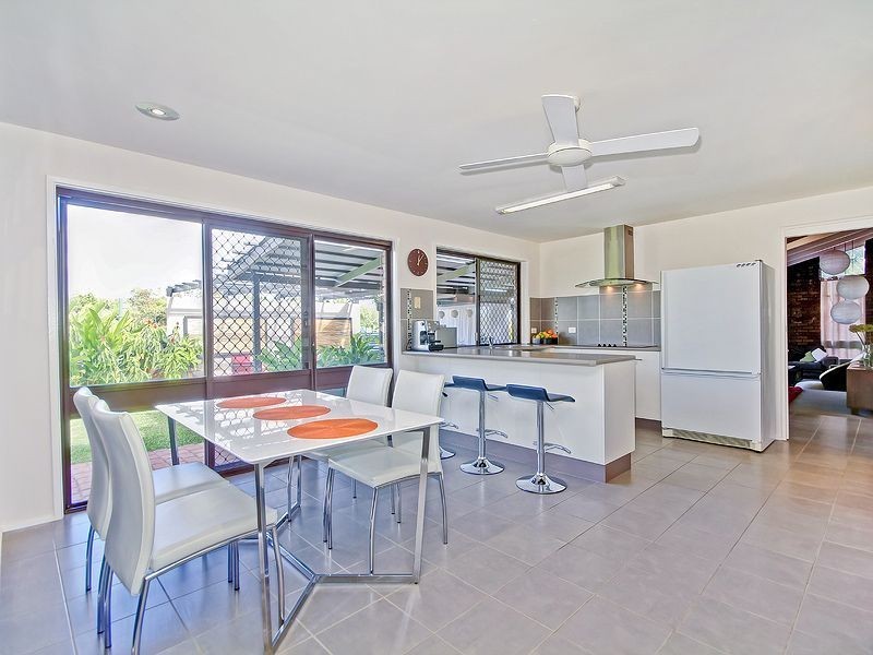 330 Horizon Drive, Riverhills QLD 4074