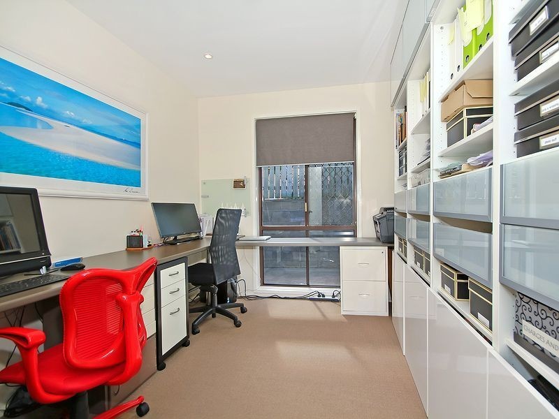 330 Horizon Drive, Riverhills QLD 4074