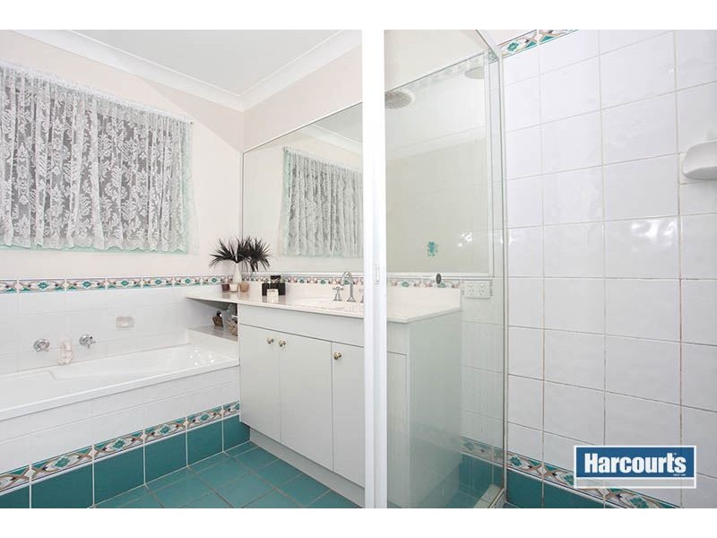 2 Spurs Place, Sumner QLD 4074