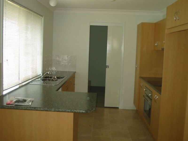 3 Eloise Place, Sumner QLD 4074