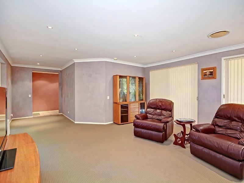 8 Kauri Place, Seventeen Mile Rocks QLD 4073